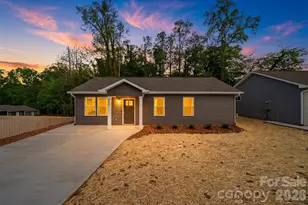 1298 18th St NE, Hickory, NC 28601 - Photo 1