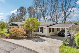 200 Cranbrook Cir, Hendersonville, NC 28792 - Photo 1
