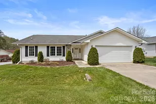 551 Woodfield Ln, Hendersonville, NC 28791 - Photo 1