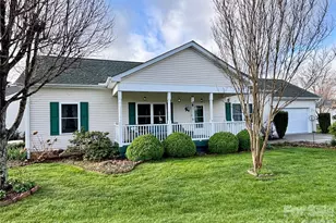 194 Beechnut Dr, Hendersonville, NC 28739 - Photo 1