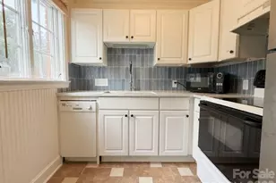 1811 Lynnwood Dr, Charlotte, NC 28209 - Photo 1