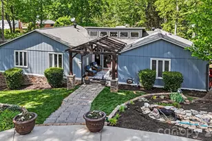 7108 Hollyhouse Dr, Charlotte, NC 28215 - Photo 1