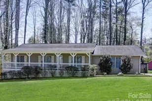 150 Westview Dr, Hendersonville, NC 28791 - Photo 1