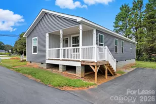 2102 24th Ave NE, Hickory, NC 28601 - Photo 1