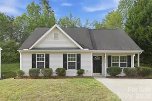11026 Olde English Dr, Charlotte, NC 28216 - Photo 1
