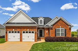 1309 Plantation Hills Dr, Rock Hill, SC 29732 - Photo 1