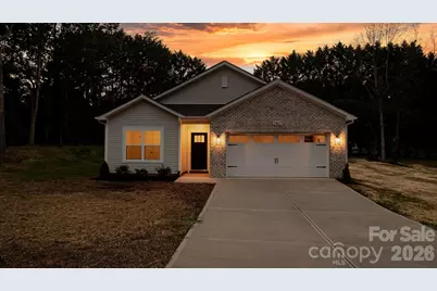 2807 17th Street Court NE, Hickory, NC 28601 - Photo 1