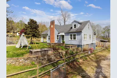 318 Stonewall Avenue, Swannanoa, NC 28778 - Photo 1