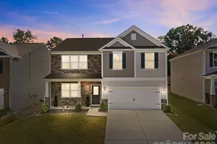 3016 Platinum Pointe Dr, Charlotte, NC 28227 - Photo 1