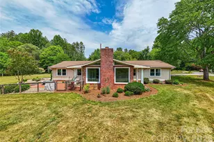 15 Bowman Ridge Rd, Hendersonville, NC 28739 - Photo 1