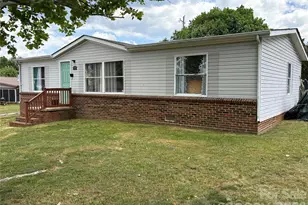 5507 Sandy Creek Ct, Newton, NC 28658 - Photo 1