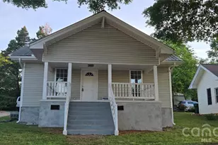 227 W B St, Newton, NC 28658 - Photo 1