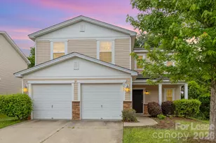 6442 Ridgeview Commons Dr, Charlotte, NC 28269 - Photo 1