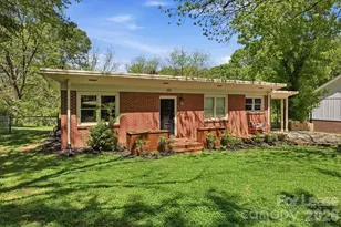 335 E Sumner St, Lincolnton, NC 28092 - Photo 1