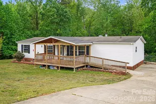 2009 Rocky Creek Ln, Dallas, NC 28034 - Photo 1