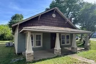 661 S Grove St, Lincolnton, NC 28092 - Photo 1