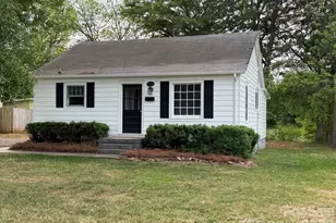 1431 3rd St Pl NE, Hickory, NC 28601 - Photo 1