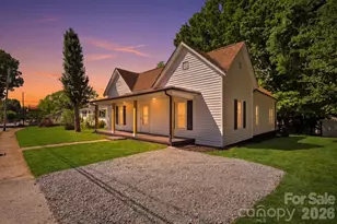 630 N Davis Ave, Newton, NC 28658 - Photo 1
