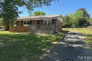 4411 Ginger Dr, Gastonia, NC 28056 - Photo 1