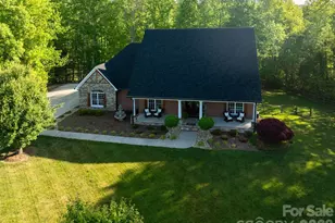 2447 Thornfield Dr, Lenoir, NC 28645 - Photo 1