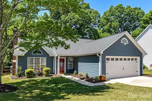 4131 Huntmeadow Dr, Charlotte, NC 28269 - Photo 1