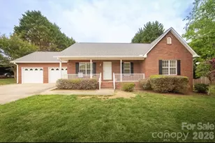 3971 Rolling Meadow Ln, Lincolnton, NC 28092 - Photo 1