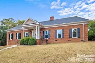 3900 Braxton Dr, Charlotte, NC 28226 - Photo 1