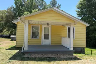909 Cub St, Kannapolis, NC 28081 - Photo 1