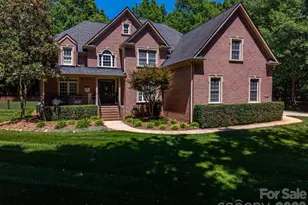 4608 Water Oak Dr, Lake Wylie, SC 29710 - Photo 1