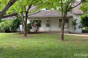 1517 E Nc 10 Hwy, Newton, NC 28658 - Photo 1