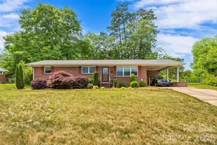 1573 11th St NW, Hickory, NC 28601 - Photo 1