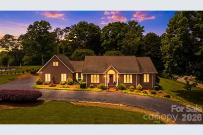 3650 Foxboro Lane NE, Hickory, NC 28601 - Photo 1