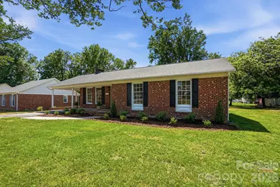 909 Evelyn Avenue, Kannapolis, NC 28083 - Photo 1