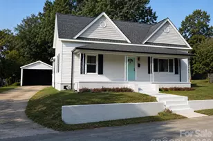 383 E Catawba Ave, Mooresville, NC 28115 - Photo 1