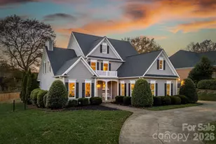 1019 10th St Ln NW, Hickory, NC 28601 - Photo 1