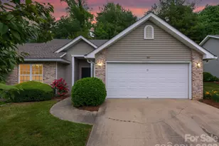 88 Wiltshire Cir, Fletcher, NC 28732 - Photo 1
