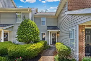 2920 Iron Gate Ln, Charlotte, NC 28212 - Photo 1