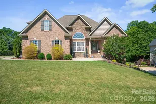 1890 Waterbury Ct, Hickory, NC 28602 - Photo 1