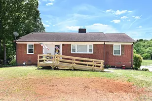 902 E Boyd St, Maiden, NC 28650 - Photo 1