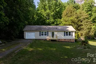 2120 40th Ave Ct NE, Hickory, NC 28601 - Photo 1