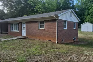 630 Dallas Spencer Mountain Rd, Dallas, NC 28034 - Photo 1