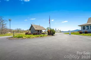 301 Pinnacle Inn Rd, Beech Mountain, NC 28604 - Photo 26