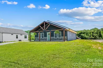 364 Carolina Avenue Avenue #2, Marion, NC 28752 - Photo 1