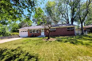 492 14th Ave Dr NE, Hickory, NC 28601 - Photo 1