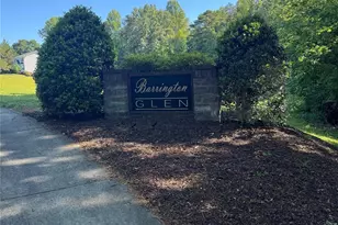 904 Barrington Dr NE, Lenoir, NC 28645 - Photo 1
