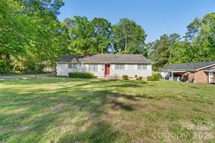1404 Berry St, Wadesboro, NC 28170 - Photo 1