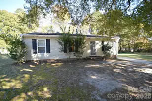 403 Stirrup Ct, Charlotte, NC 28215 - Photo 1