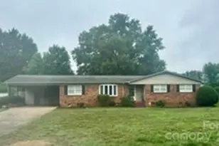 704 Maynard St, Shelby, NC 28152 - Photo 1