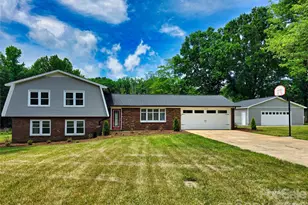158 W Meadowview Dr, Statesville, NC 28625 - Photo 1
