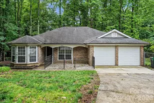 9001 Louvaine Dr, Charlotte, NC 28227 - Photo 1